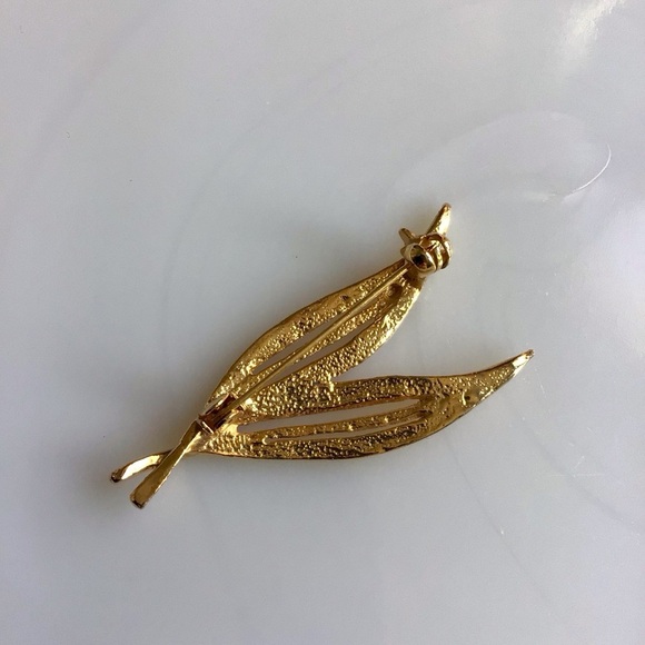 Vintage Gold Tone Double Leaf Brooch - Picture 3 of 3